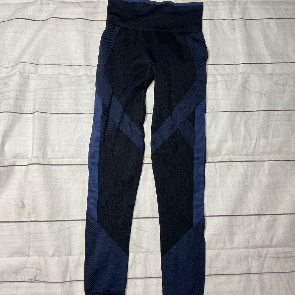 PINK Victoria's Secret Cool and Comfy legging S